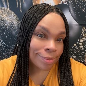 Meet your Posher, Cassandra